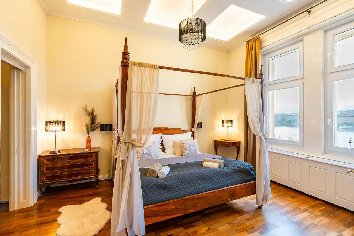 Magical Danube View In A Spacious Two Bedroom Suite Next To Parliament 布达佩斯 匈牙利