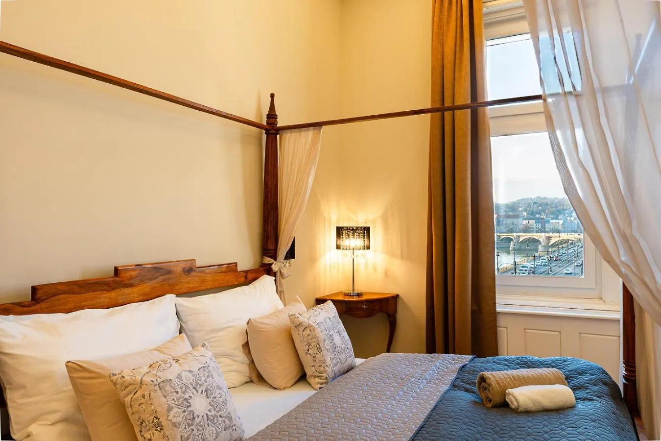 Magical Danube View In A Spacious Two Bedroom Suite Next To Parliament 布达佩斯 0*,  匈牙利