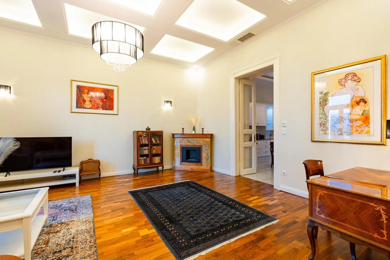Magical Danube View In A Spacious Two Bedroom Suite Next To Parliament 布达佩斯