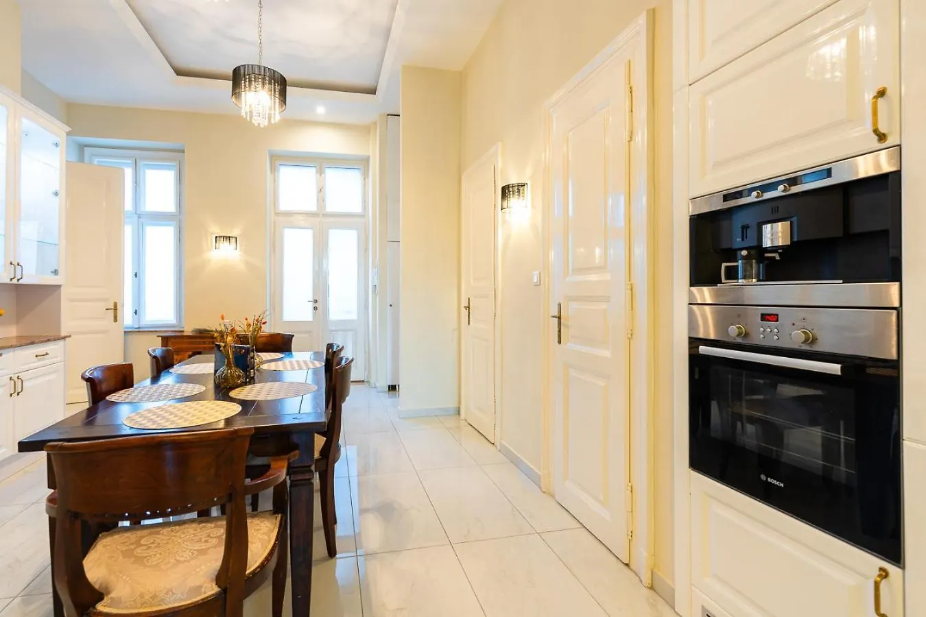 Magical Danube View In A Spacious Two Bedroom Suite Next To Parliament 布达佩斯 匈牙利